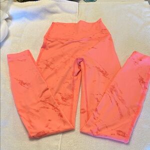 Bombshell Sportswear Fit Marble Leggings w scrunch back XS